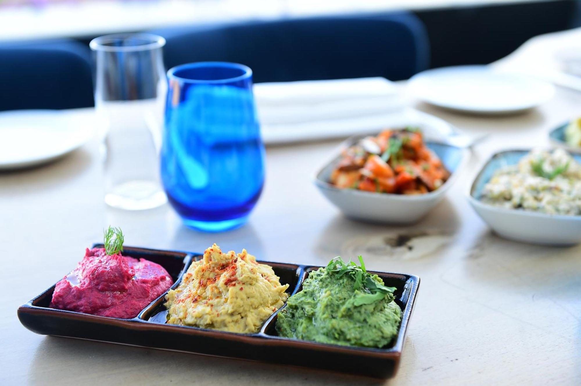 10 Karakoy Hotell Istanbul Eksteriør bilde A selection of dips