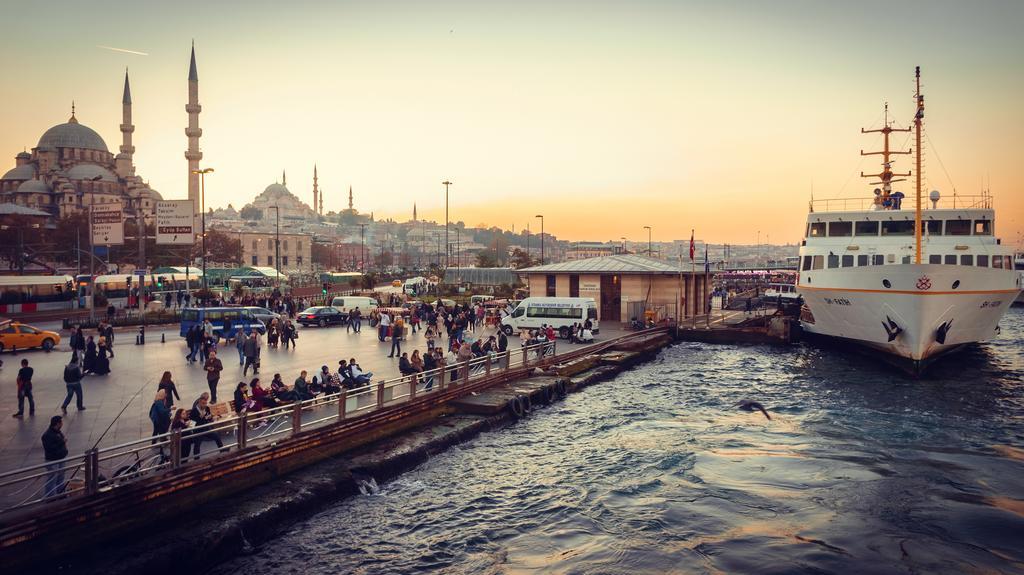 10 Karakoy Hotell Istanbul Eksteriør bilde The Golden Horn at Karaköy