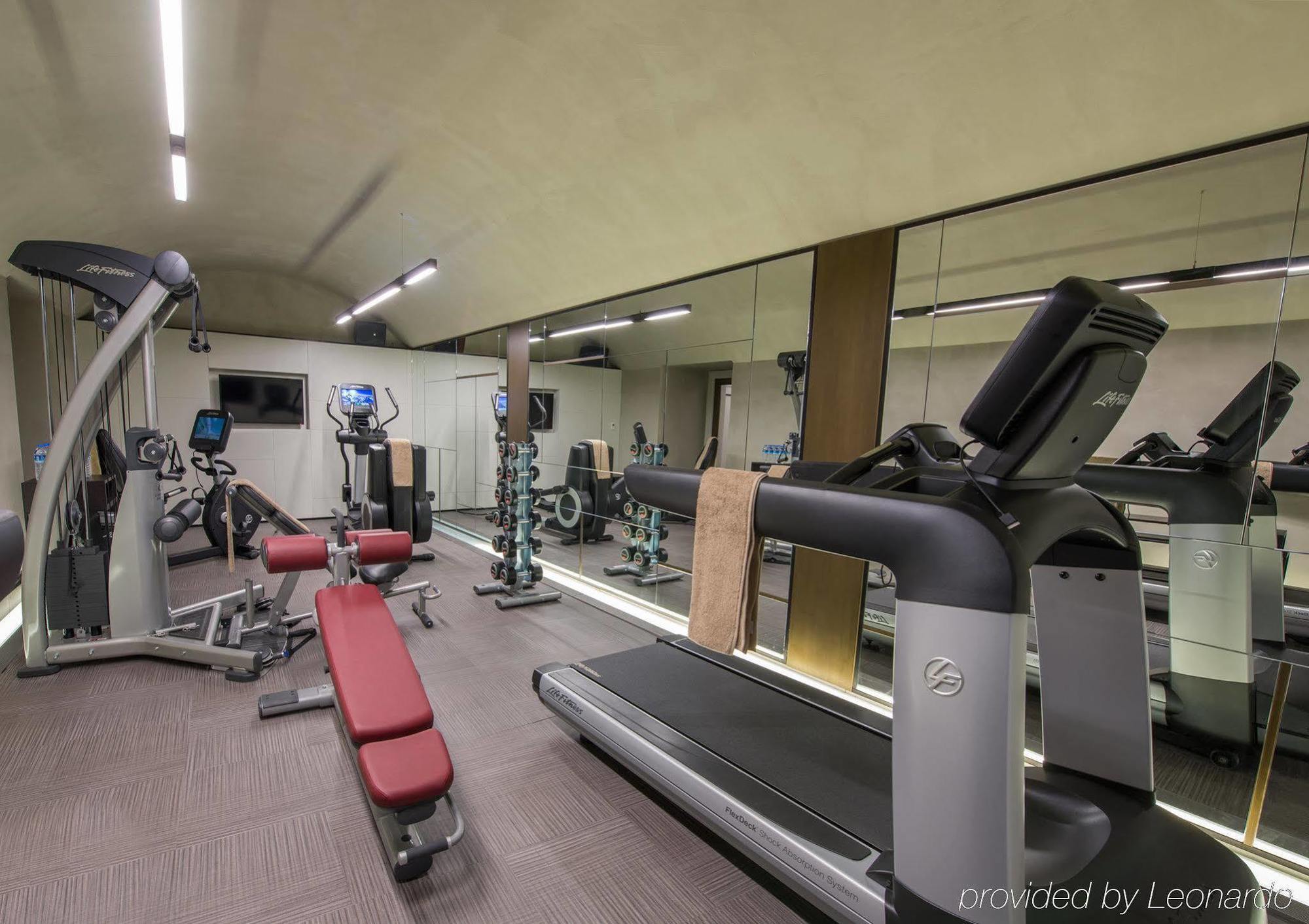 10 Karakoy Hotell Istanbul Eksteriør bilde The gym at the hotel