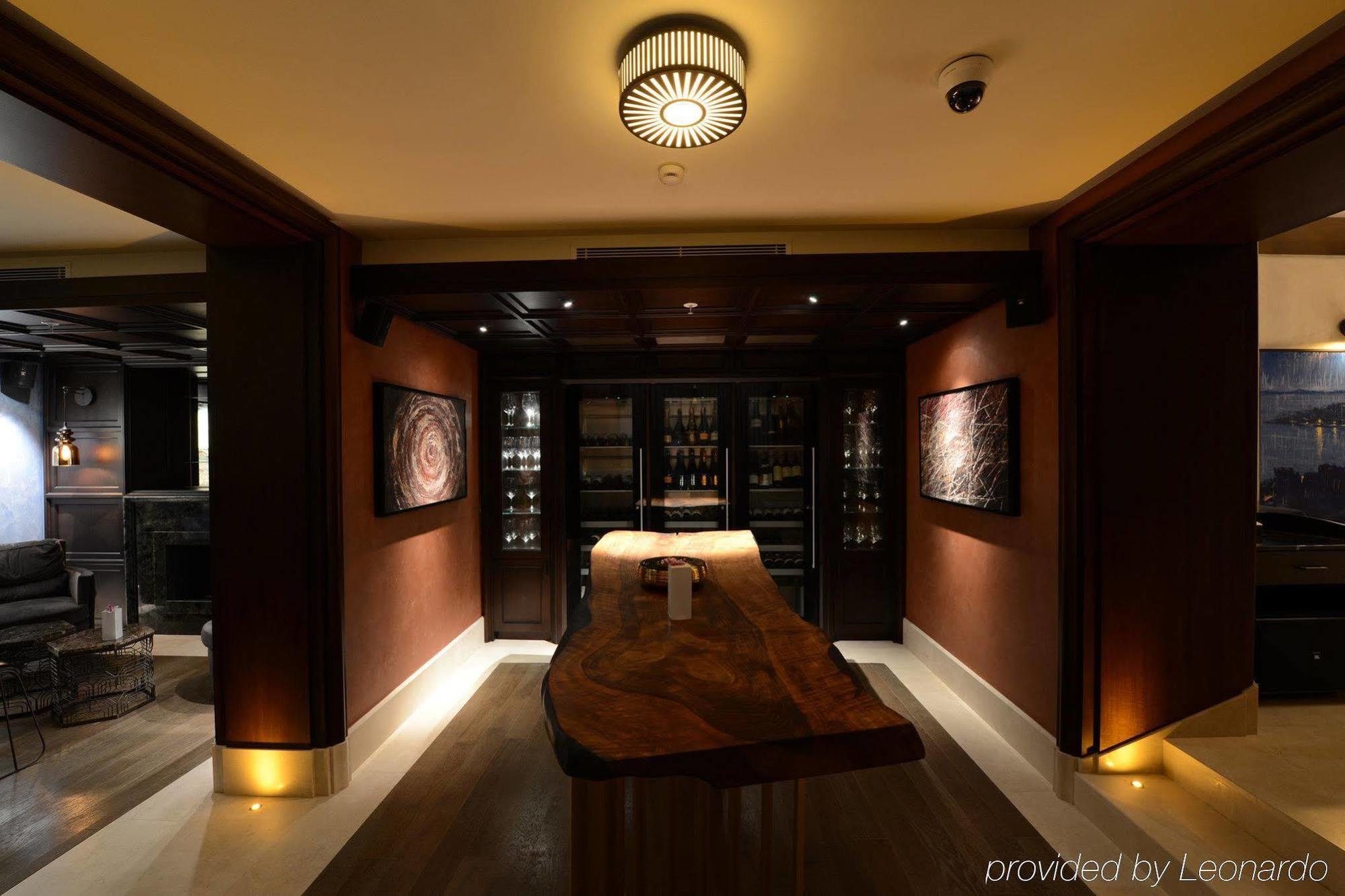 10 Karakoy Hotell Istanbul Eksteriør bilde The Wine Bar