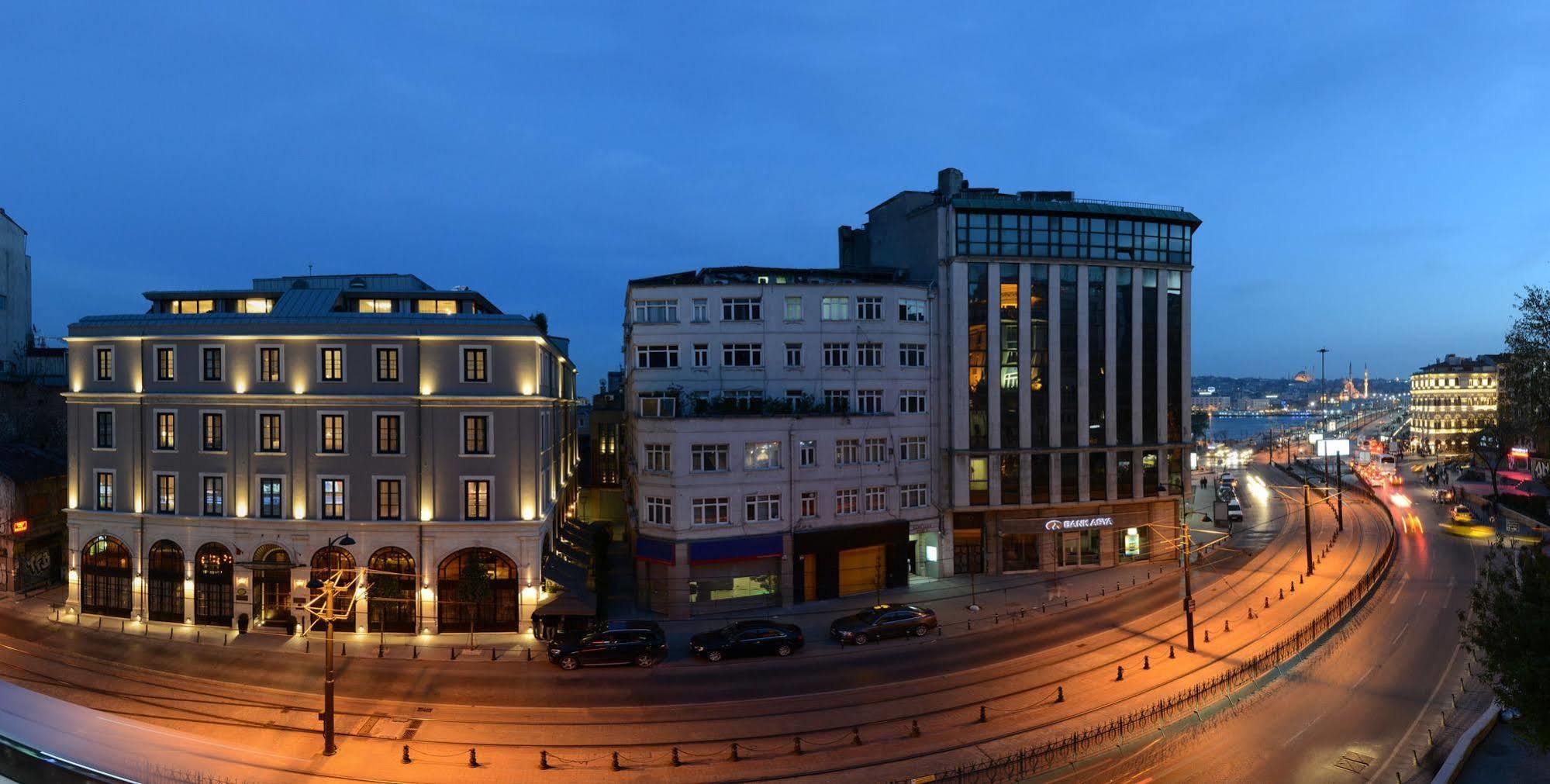 10 Karakoy Hotell Istanbul Eksteriør bilde The building of the National Bank of Serbia